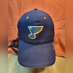 St Louis Blues CCM NHL Hockey Cap Hat Mens L/XL Embroidered